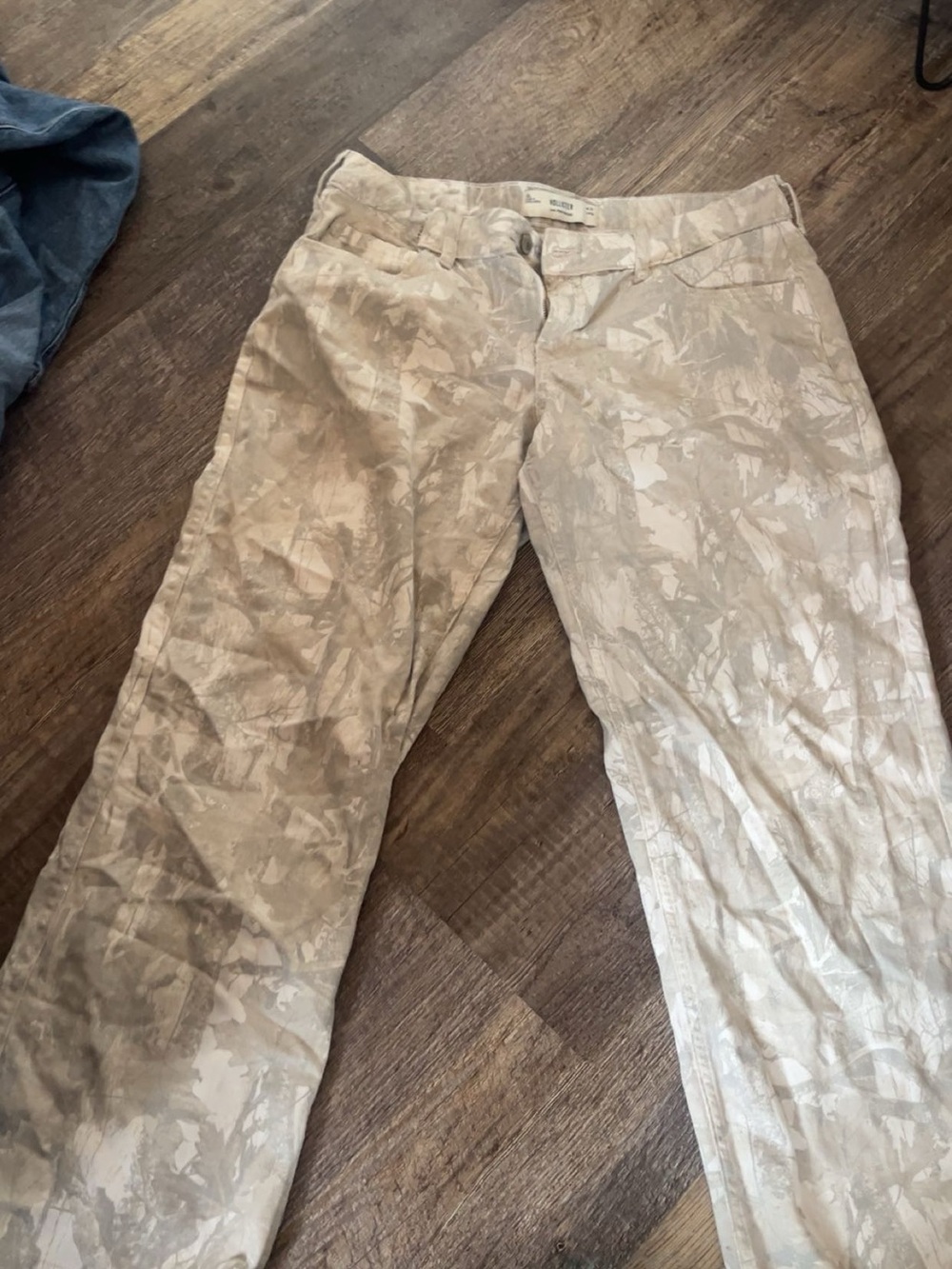 Hollister Light Beige Camo Stretch Chino Pants